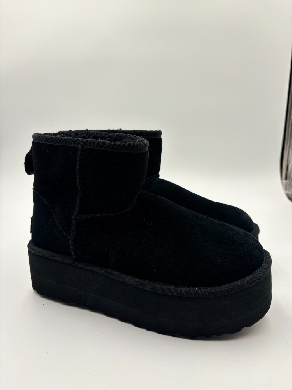 UGG Classic Mini Platform Boots Women's Size 9 US Green Round Toe 1134991